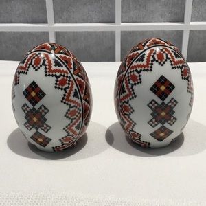Ukrainian Ceramic Salt & Pepper shakers